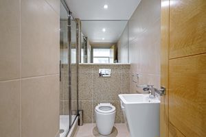 main house ensuite to bedroom 4- click for photo gallery